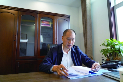 徐庄镇党委书记朱春春市第十三次党代会胜利召开后,徐庄镇迅速组织