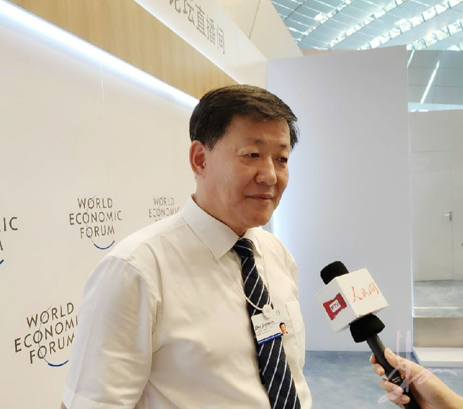 2019.7.1朱建民在达沃斯论坛期间接受人民网采访.jpg