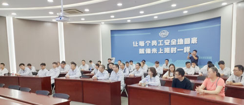 江苏奥克工会组织一线人员安全学习.jpg