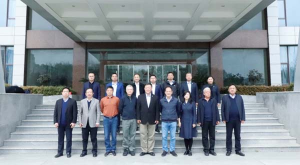 奥克股份召开2025年度董事会研讨会646 副本.jpg