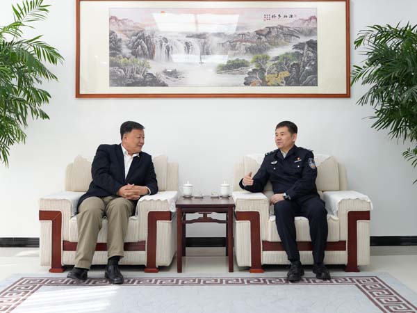 2025.4.11朱建民拜访辽阳市副市长、公安局长赵丕显3.jpg
