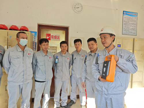 (广东奥克林杏桃)广东奥克开展AED实操培训 为一线员工筑牢急救安全防线.jpg